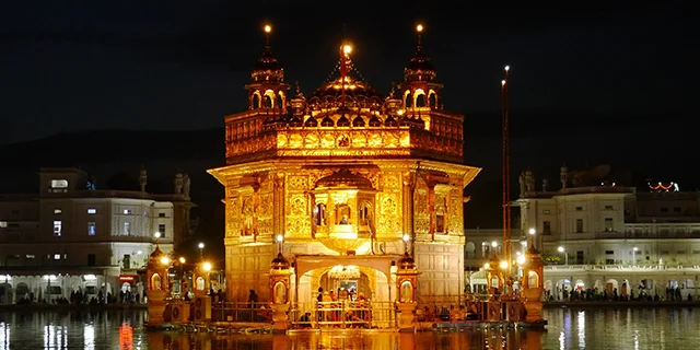 The Golden Temple in the city of Amritsar. A major pilgrimage destination for Sikhs in the Indian state of Punjab.